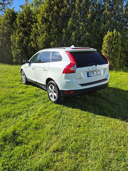 Volvo XC60 3 of 5