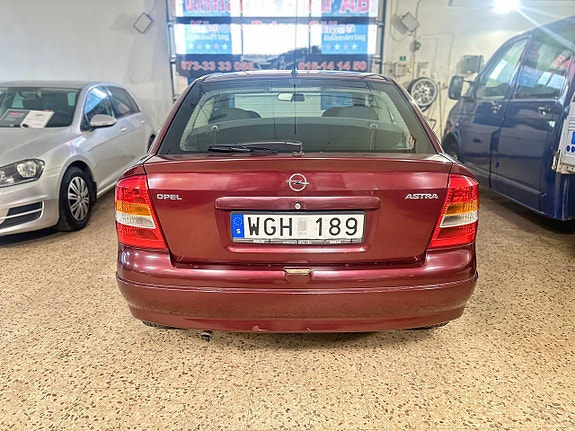 Opel Astra 12 of 12