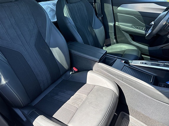 Peugeot 408 3 of 4