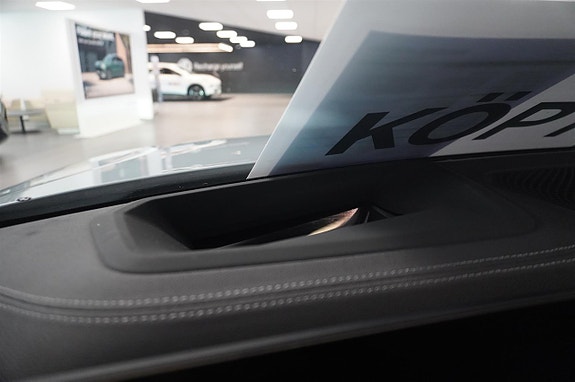 BMW i4 14 of 19