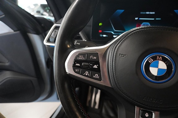 BMW i4 13 of 19