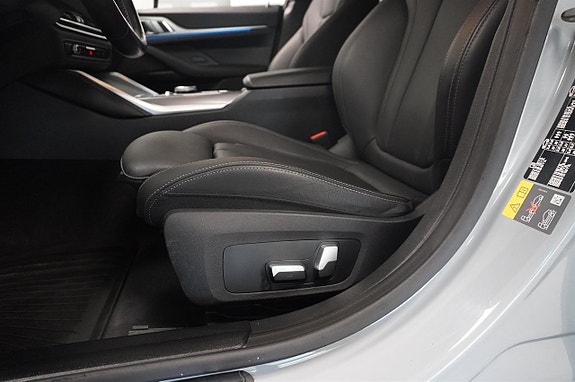 BMW i4 18 of 19