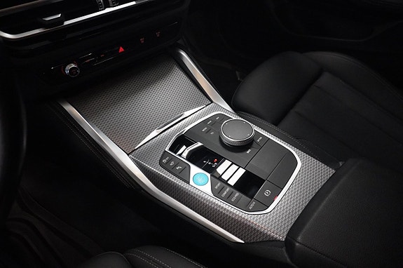 BMW i4 15 of 19