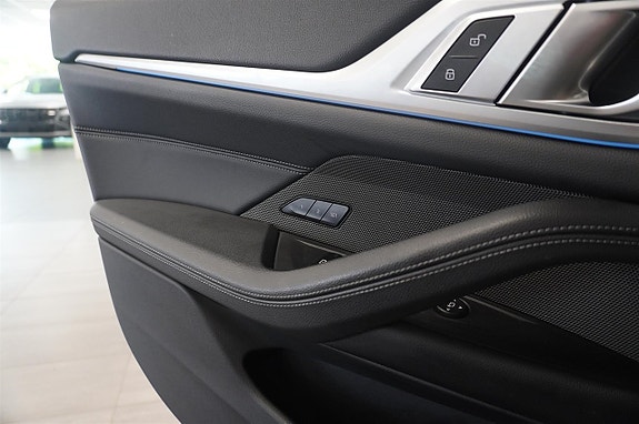BMW i4 17 of 19