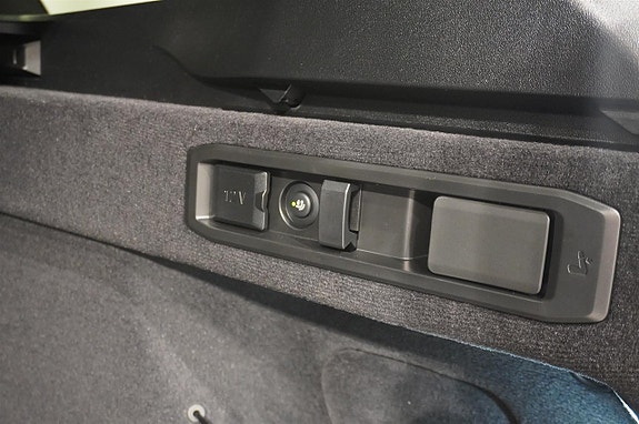 BMW i5 16 of 16