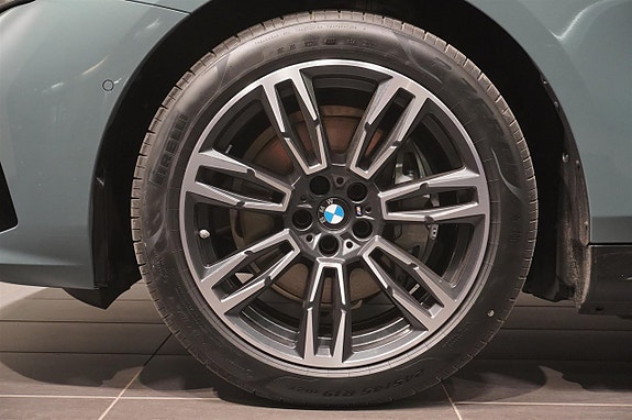 BMW i5 7 of 16