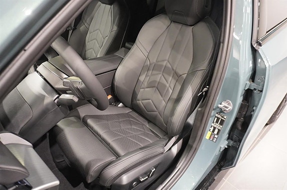 BMW i5 11 of 16
