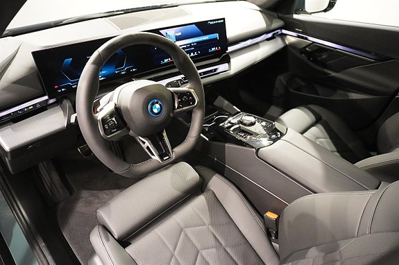 BMW i5 4 of 16