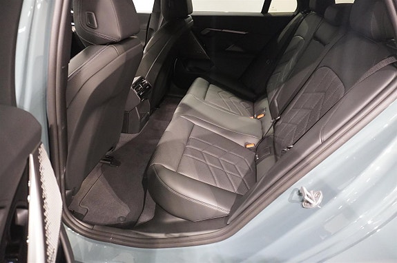 BMW i5 5 of 16