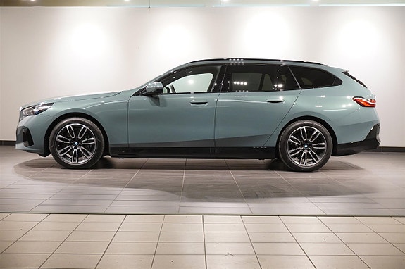 BMW i5 2 of 16