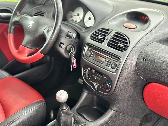 Peugeot 206 CC 12 of 16