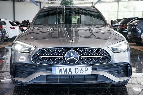 Mercedes-Benz C300 3 of 5