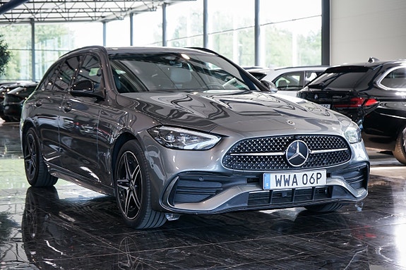 Mercedes-Benz C300 2 of 5