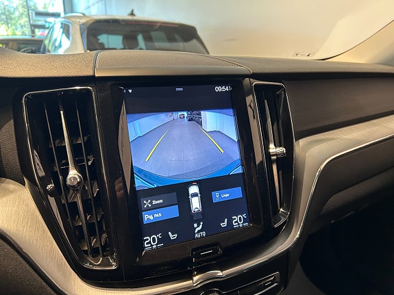 Volvo XC60 10 of 14