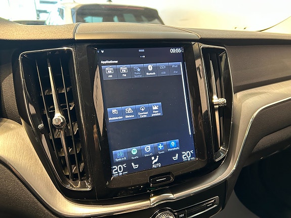 Volvo XC60 11 of 14