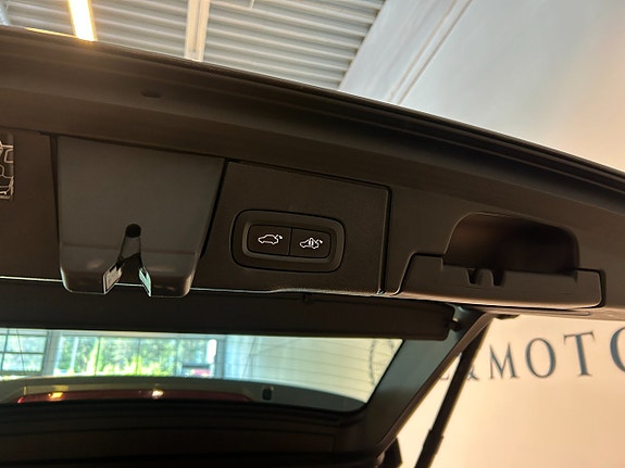 Volvo XC60 13 of 14