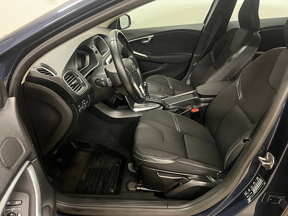 Volvo V40 9 of 11