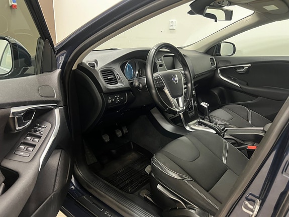 Volvo V40 4 of 5