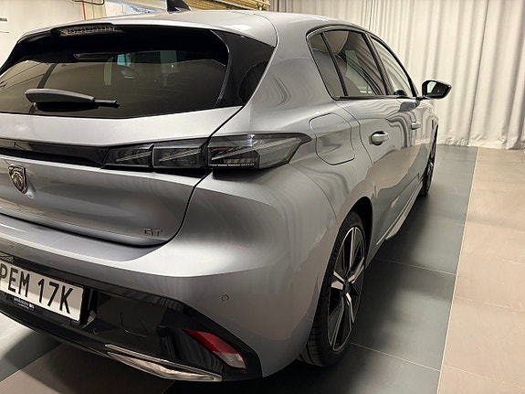 Peugeot 308 4 of 5