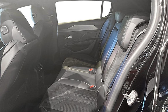 Peugeot 308 8 of 17