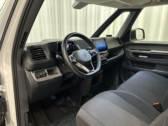 Volkswagen ID. Buzz 7 of 11
