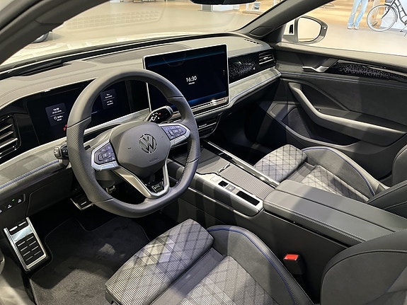 Volkswagen Passat 26 of 27