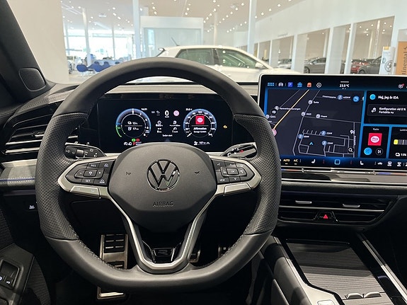 Volkswagen Passat 19 of 27