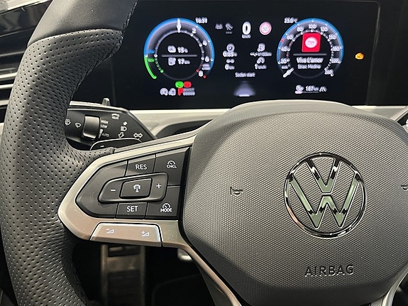 Volkswagen Passat 20 of 27
