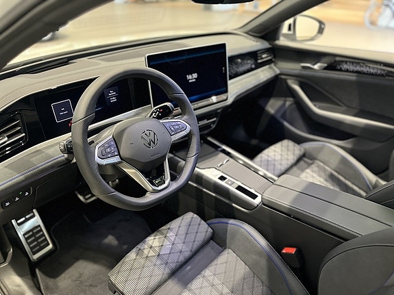 Volkswagen Passat 17 of 27
