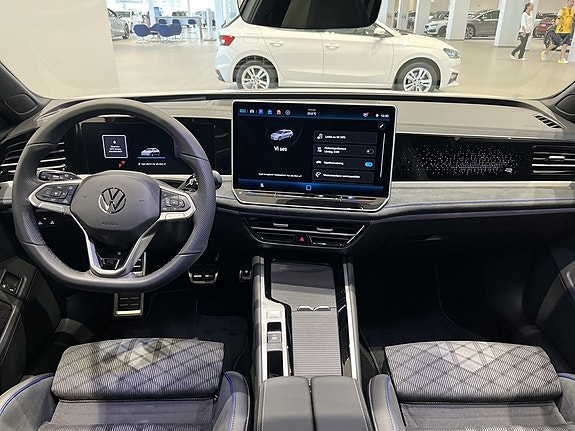 Volkswagen Passat 18 of 27
