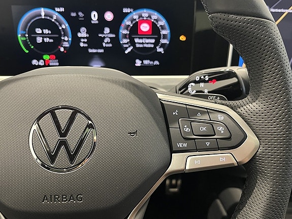 Volkswagen Passat 21 of 27