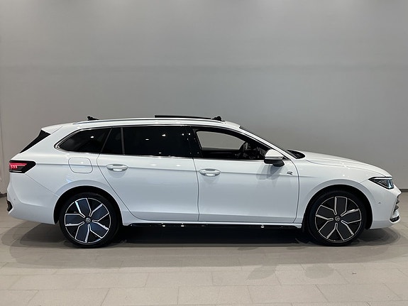 Volkswagen Passat 4 of 5