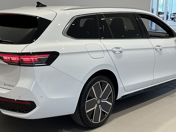 Volkswagen Passat 27 of 27