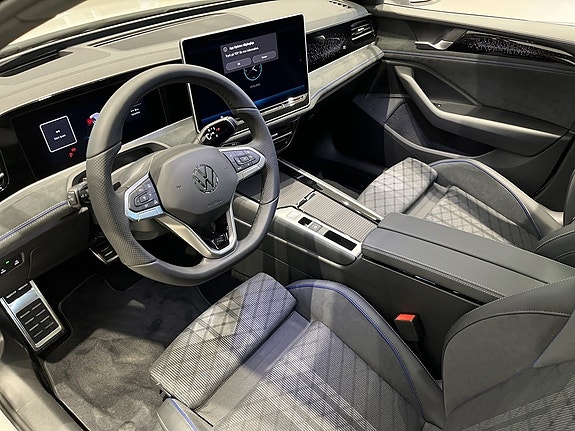Volkswagen Passat 16 of 27