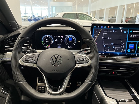 Volkswagen Passat 18 of 27