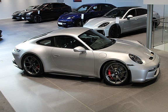 Porsche 911 3 of 5
