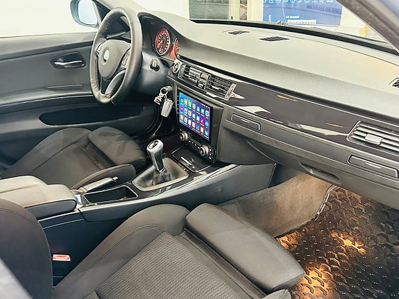 BMW 325i 15 of 21