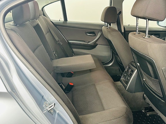 BMW 325i 16 of 21