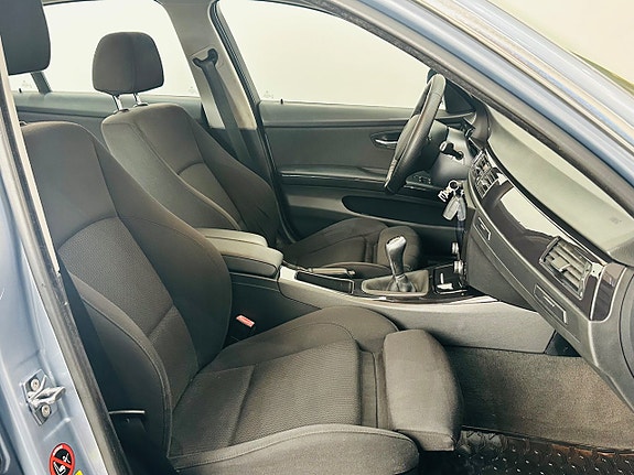 BMW 325i 14 of 21