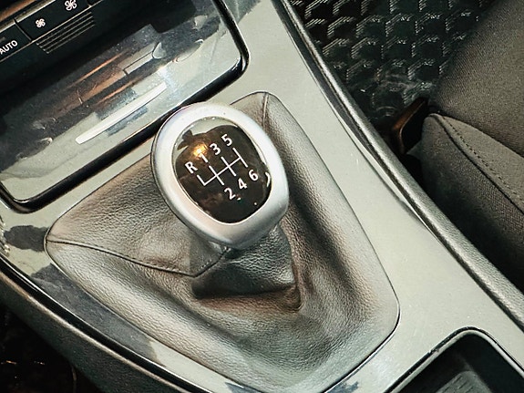 BMW 325i 17 of 21