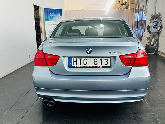 BMW 325i 9 of 21