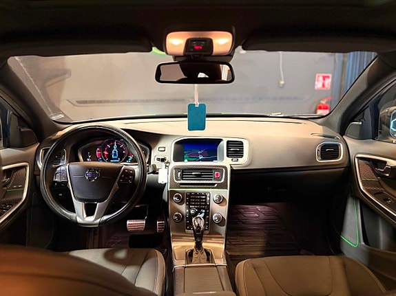 Volvo S60 8 of 18
