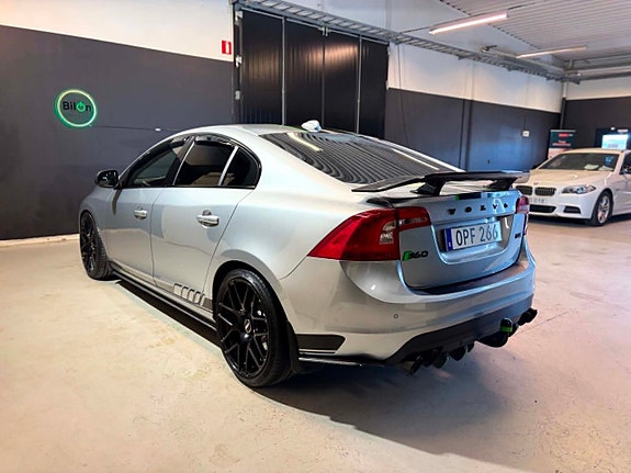 Volvo S60 3 of 5