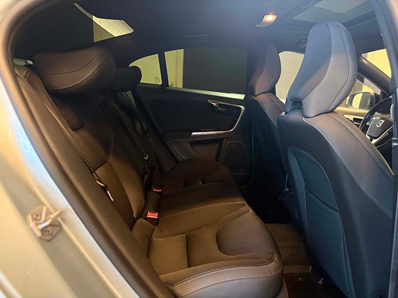 Volvo S60 11 of 18