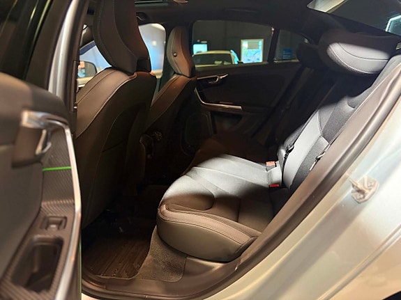 Volvo S60 10 of 18