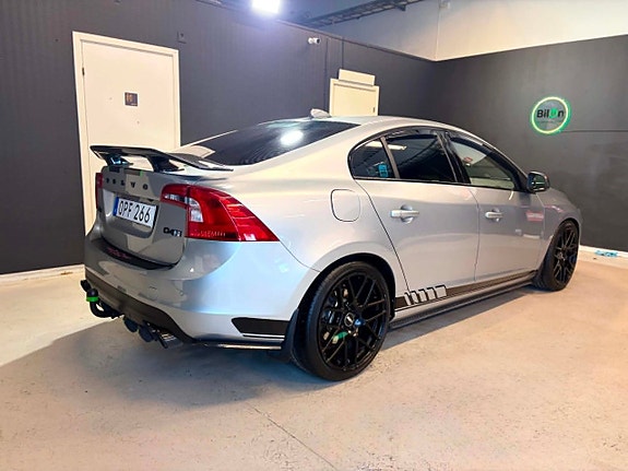 Volvo S60 4 of 5