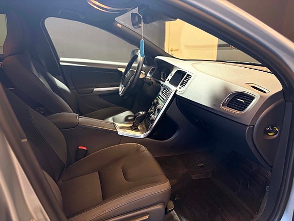 Volvo S60 9 of 18