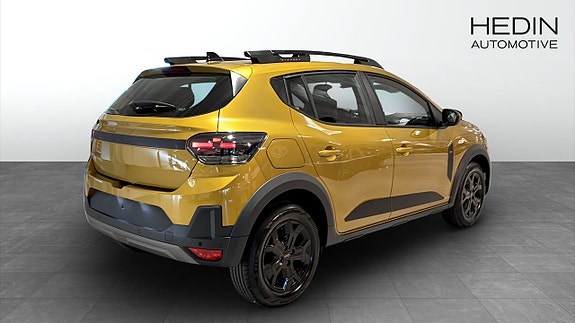 Dacia Sandero Stepway 2 of 5