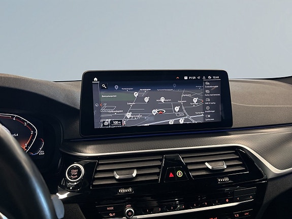 BMW 520d 15 of 19
