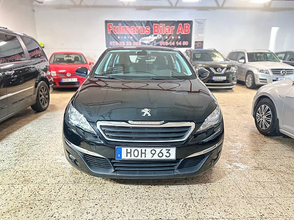 Peugeot 308 SW 2 of 14